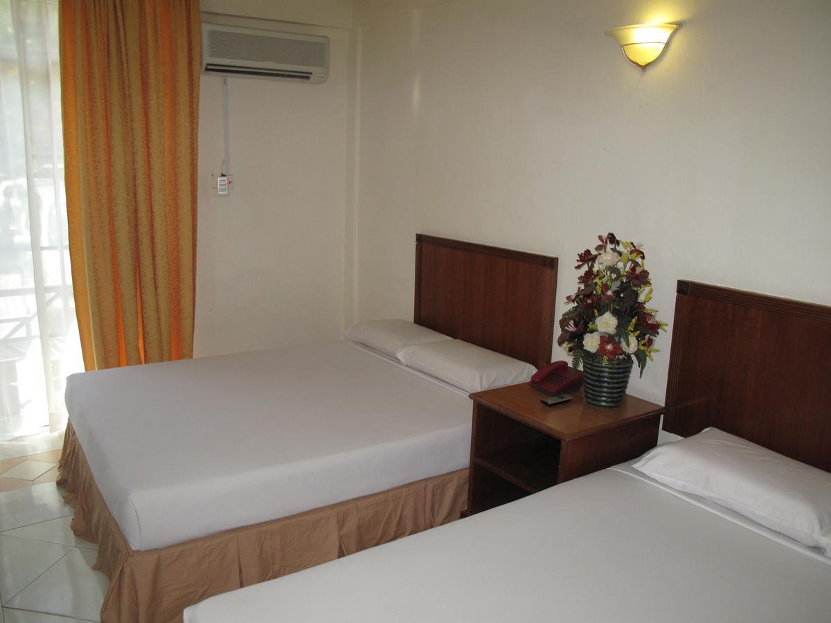 Tanjung Demong Beach Resort Kampung Kuala Besut Exterior photo